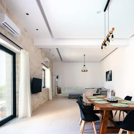Villa Sorin Villa, Boasting Pool & Heated Whirlpool, By Thinkvilla *