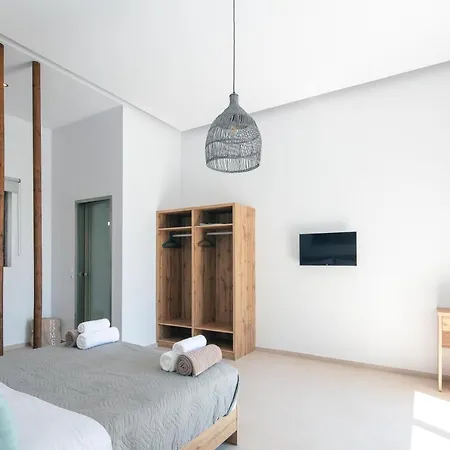 Sorin Villa, Boasting Pool & Heated Whirlpool, By Thinkvilla Villa
